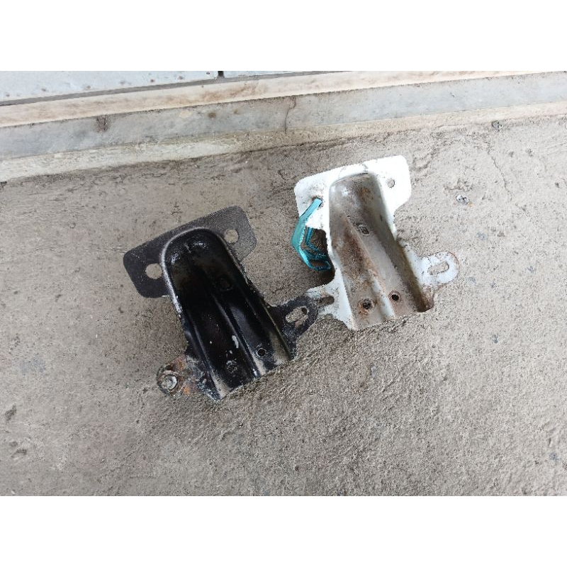 pangkon lampu belakang v80 original