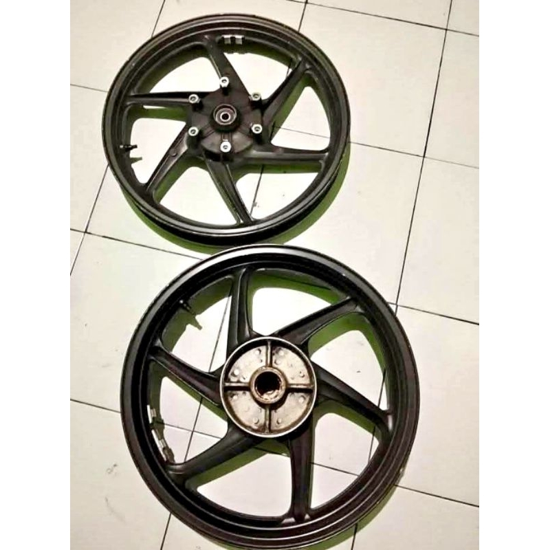 VELG CBR OLD 150 ORI CABUTAN MOTOR KONDISI BAGUS DAN NORMAL