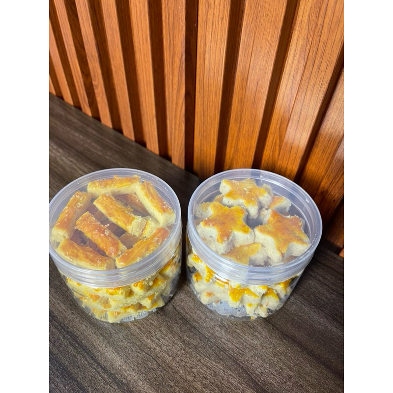 

Paket Bundling 1 ( 1 kastangel + 1 kue kacang )