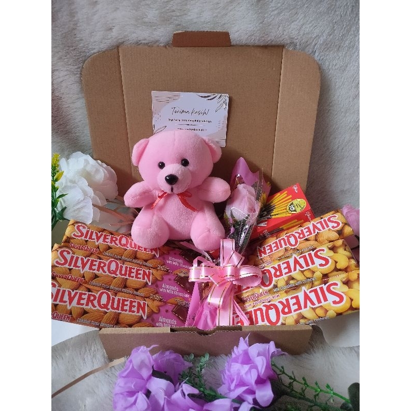 

Promo 7.7 Hampers Coklat/Gif Book Hadiah Valentine/ Ultah /Wisuda Dll