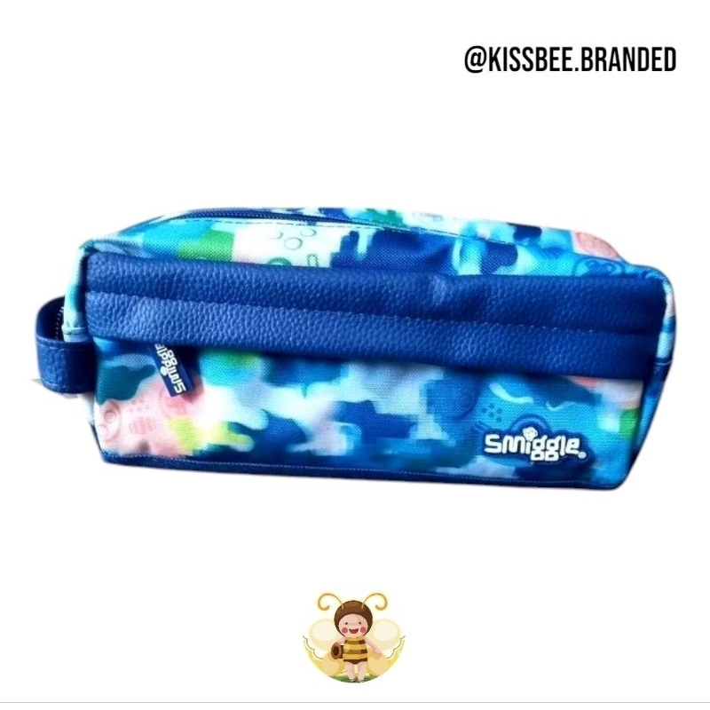 

Tempat Pensil Smiggle Mirage Blue