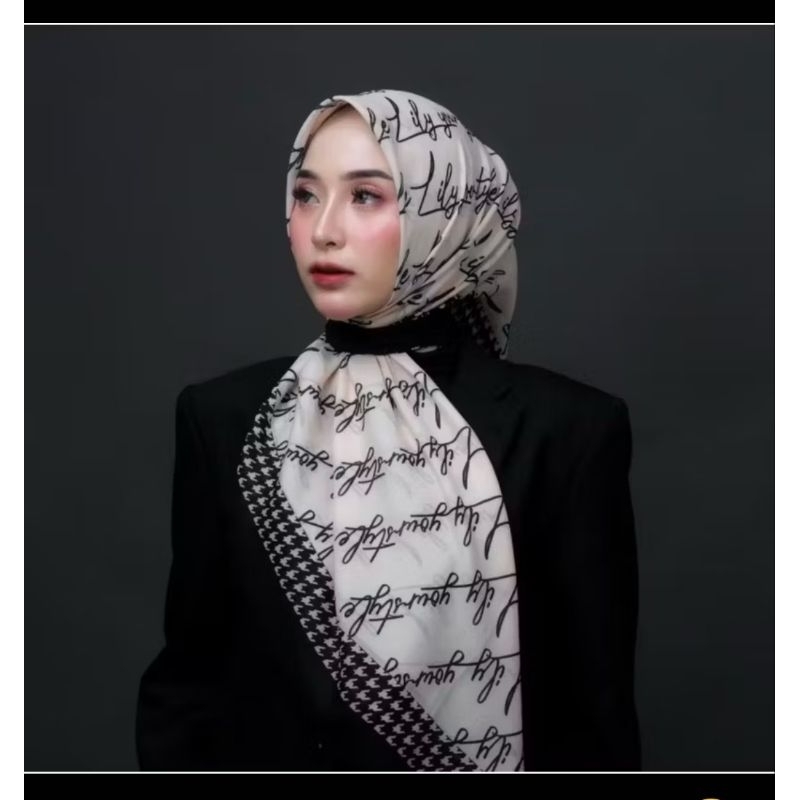 Ly hijab segiempat voal sublime lassercut