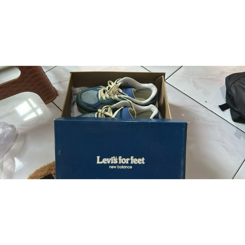 Levi's x New Balance