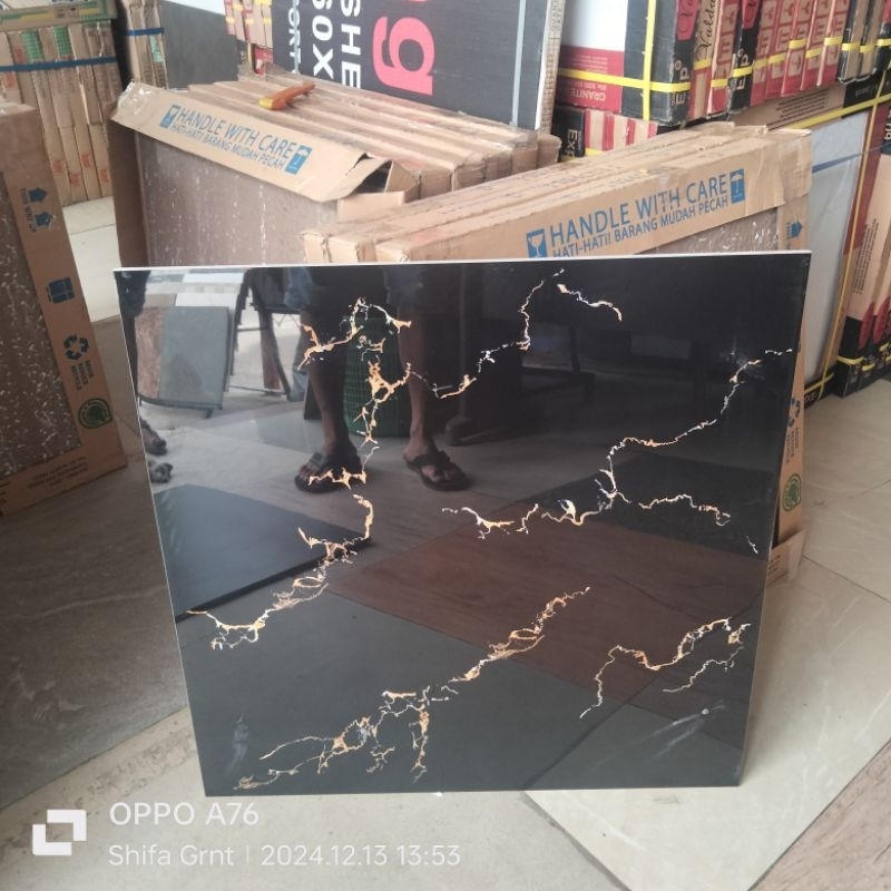 Granit lantai 60x60.Garvita Black/Arna