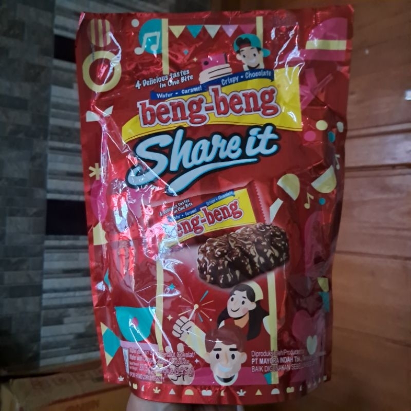 

Beng-beng Share It Wafer Rice Crispy Chocolate 25 x 9,5 g