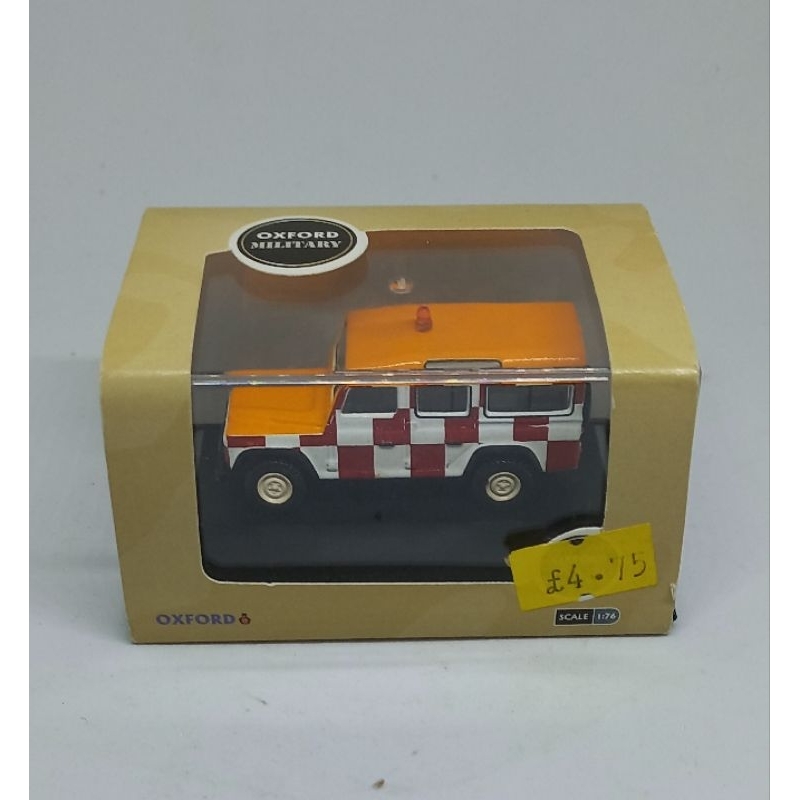 oxford land rover defender station wagon raf northolt 1/76 diecast