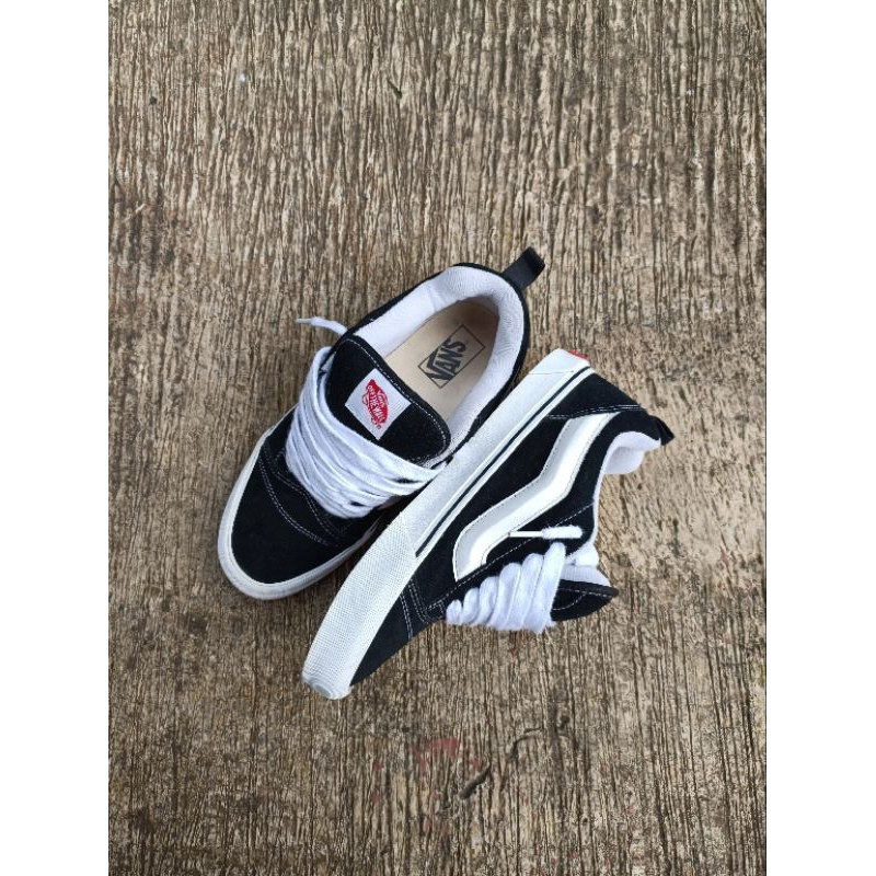 Vans knu skool black white second