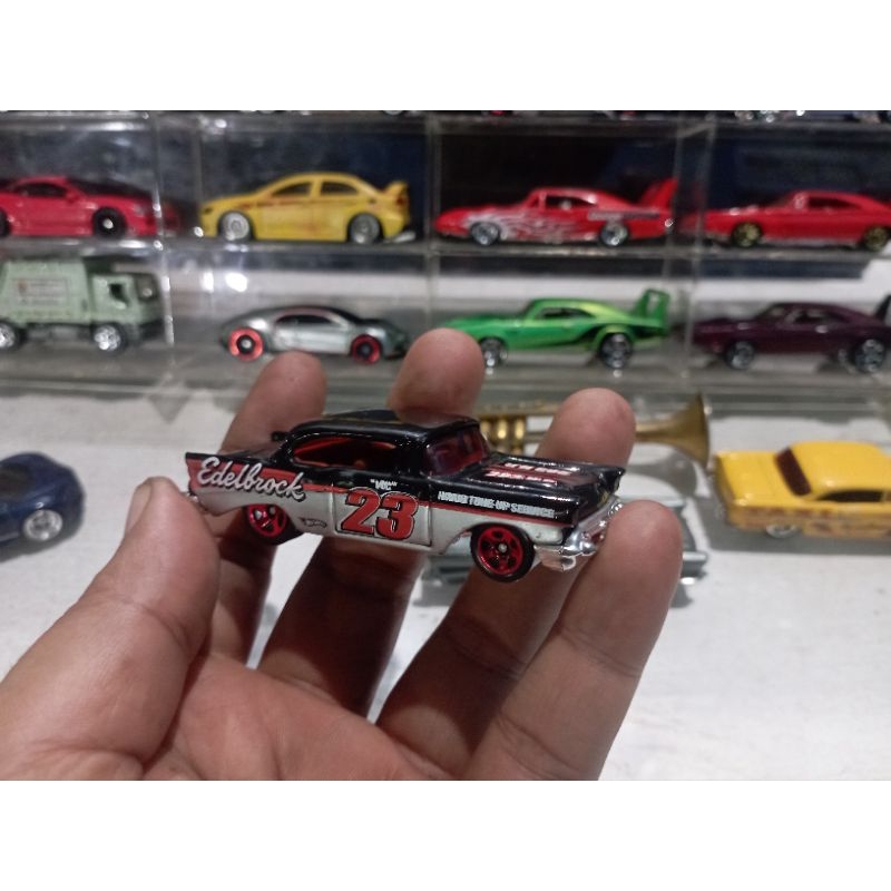 HOT WHEELS 57 CHEVY BEL AIR EDELBROCK hotwheels 57 chevy bel air edelbrock