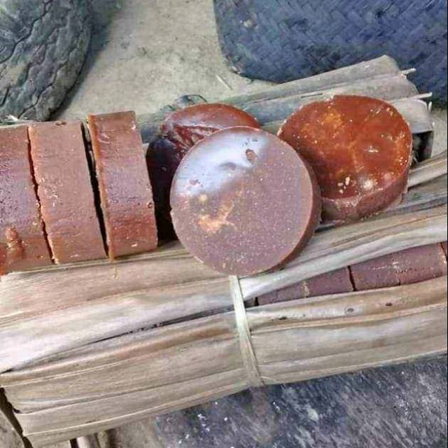 

Gula Aren / Palm Sugar Bungkus Daun keraras cocok buat oleh oleh