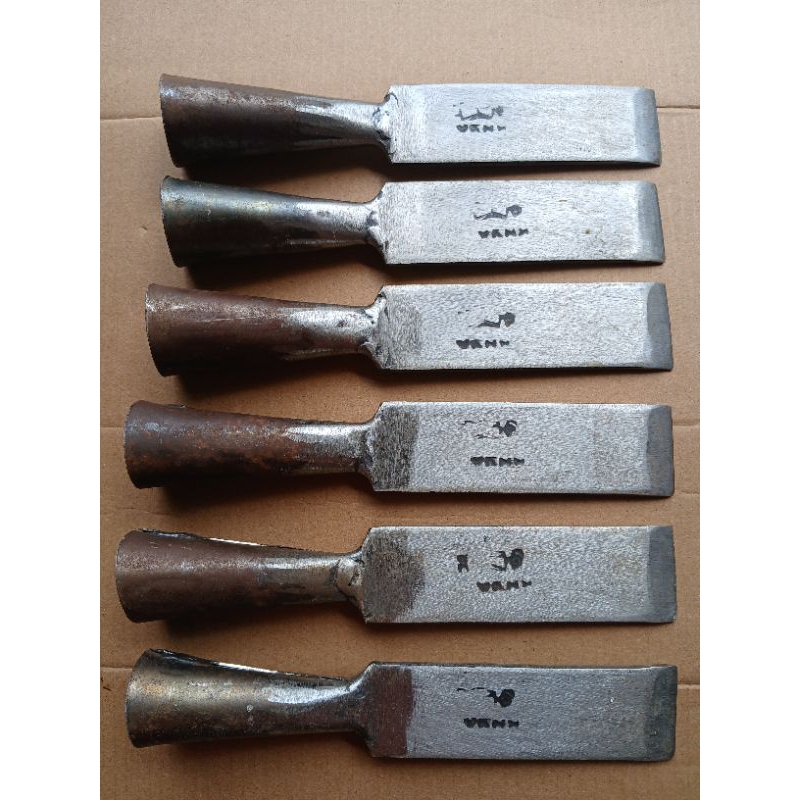 Pahat Kayu Bahan Baja