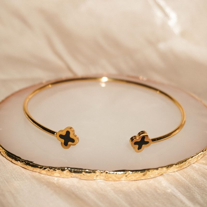SAZANY - Clover Bangle Titanium