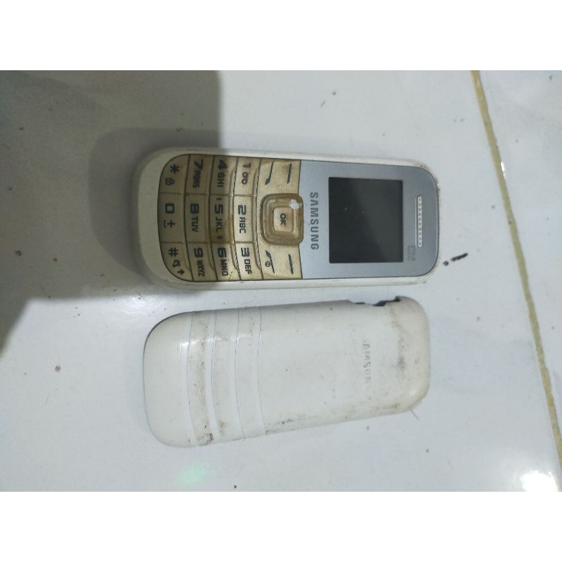 Hp samsung Jadul Gt-E1205 Matot - Tanpa Baterai