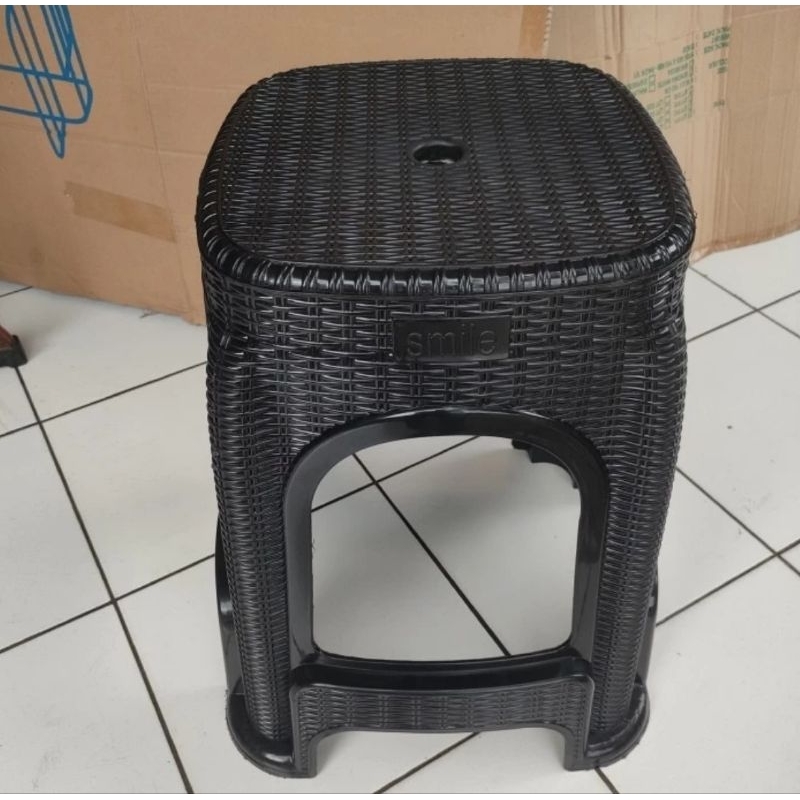 KURSI BASO HITAM/BANGKU PLASTIK/BANGKU ROTAN HITAM/KURSI ANYAMAN ROTAN/KURSI ANYAMAN ROTAN HITAM