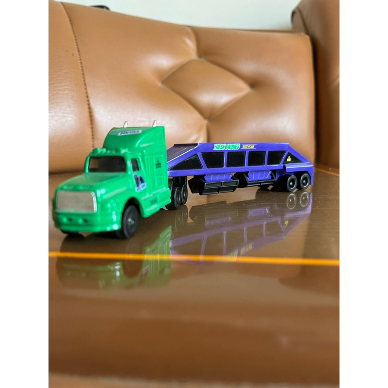 Maisto Highway haulers Fresh Prune Truck Trailer