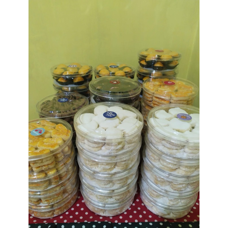 

aneka kue kering nastar,castangel,coklat kacang,chocochip
