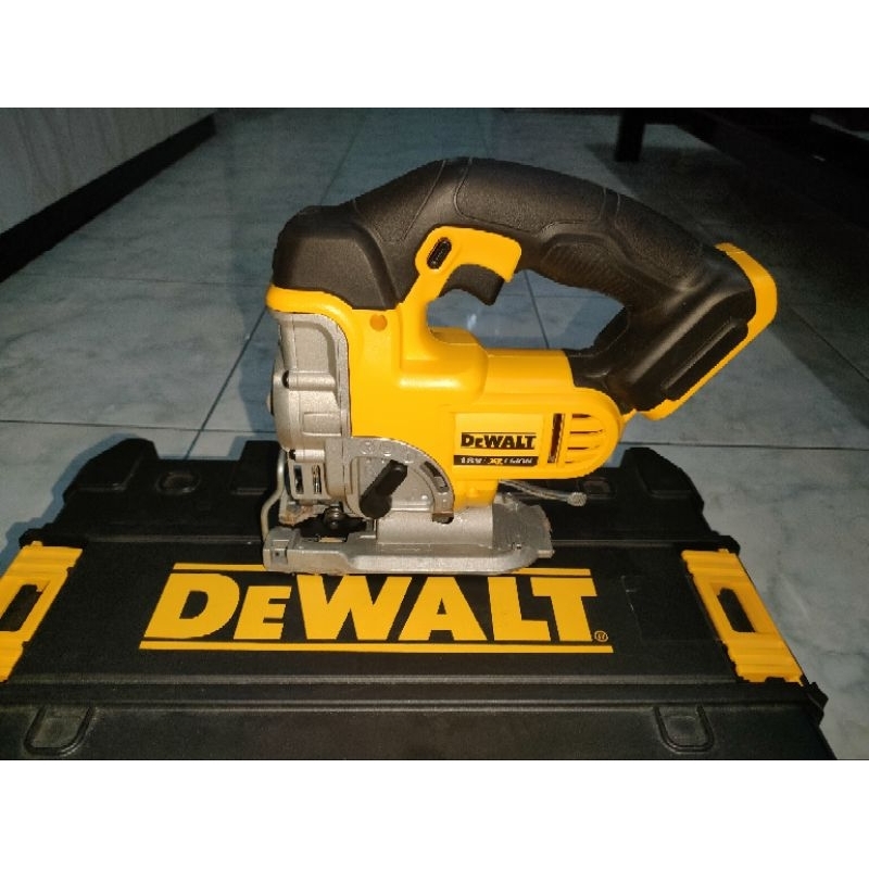 JING SAW DEWALT DCS 331 unit only