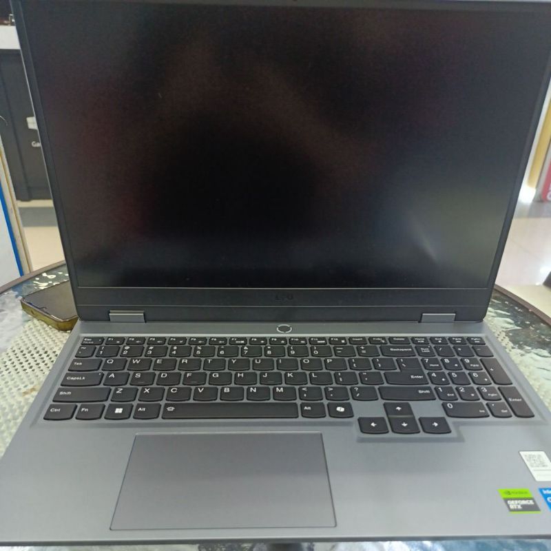 Lenovo LOQ 15IAX9
