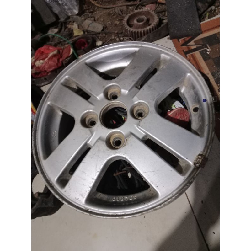 velg mobil lobang 4 ring 13 ori
