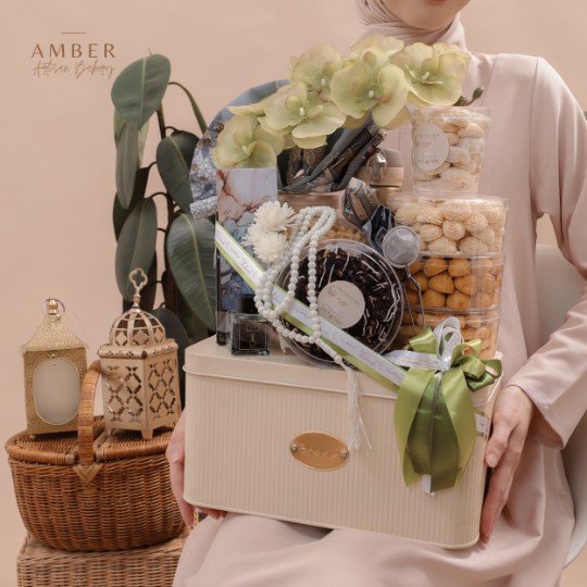 

Hamper Lebaran Jumbo kue kering luxury kue kering - Lux 2 with Bread Can - Maxwell Flowers