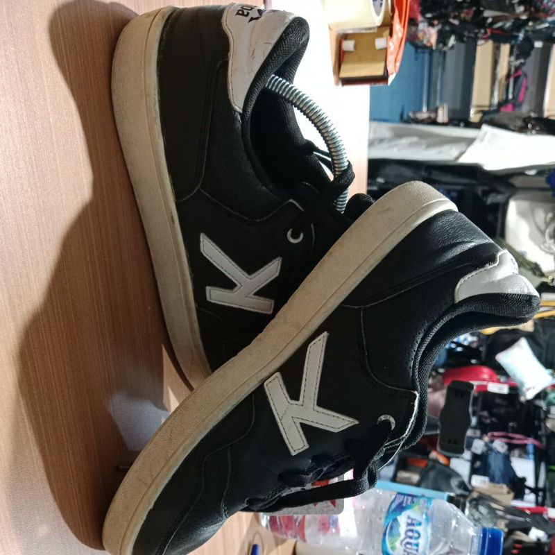 sepatu kappa hitam