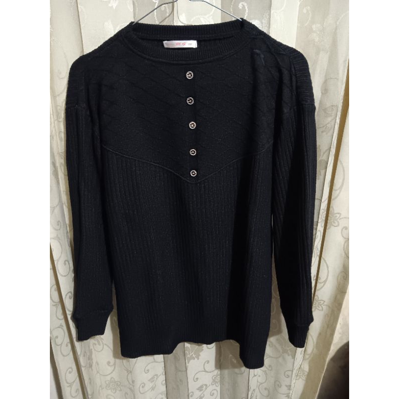 SWEATER RAJUT WANITA KANCING HITAM
