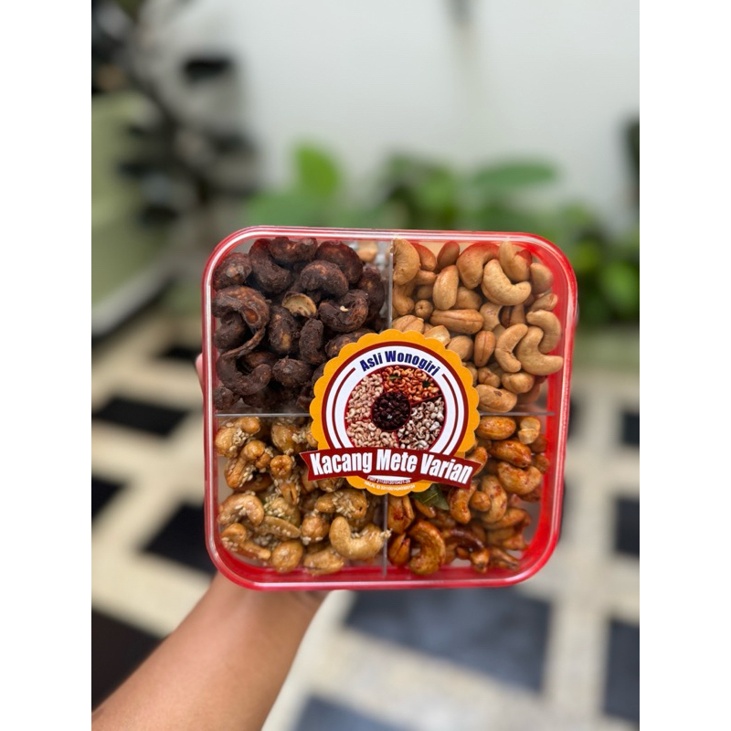 

KACANG METE VARIAN MIX 4 RASA