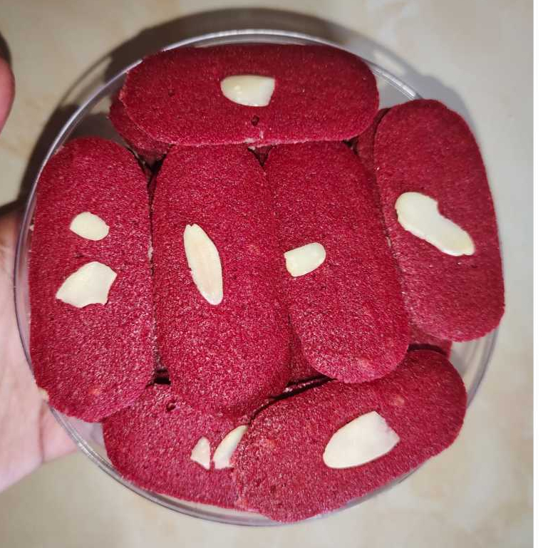 

Lidah Kucing Redvelvet Almond