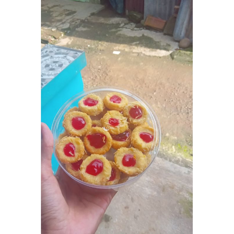 

Tumbrint Cookies/KUE KERING KEMASAN 500 GR