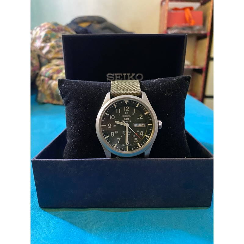 Seiko 5 sport military green