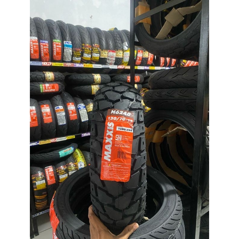 BAN MATIC TUBLESS MAXXIS M6240 130/70-13 STANDAR BELAKANG HONDA ADV 150