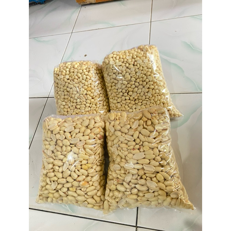 

Kacang kupas mentah/ Kacang Plicet ori 1kg