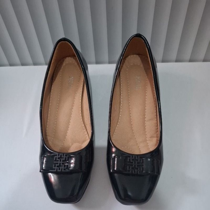 Sepatu Formal - Merk XML Giovani (Preloved)