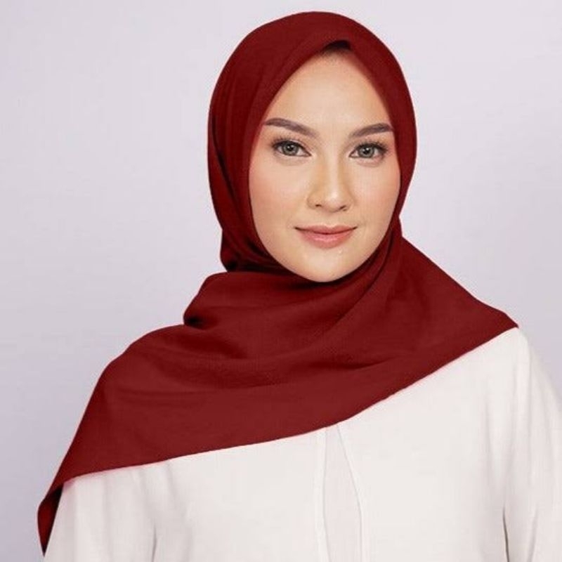 Hijab Elzatta segi empat Shamora hijab polos kerudung merah maroon