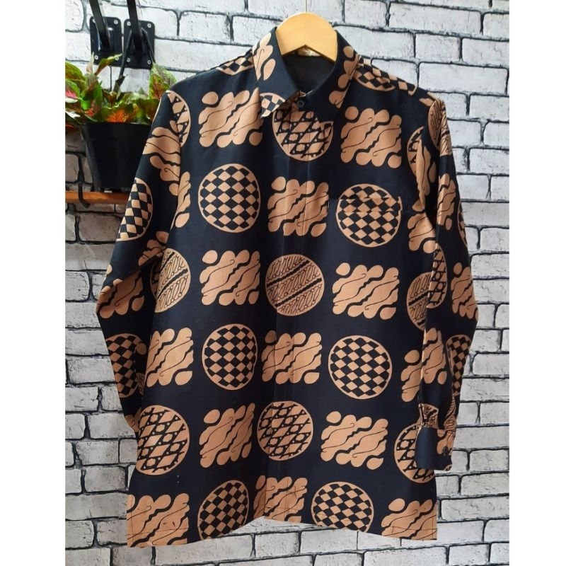 Kemeja Batik Lawasan Pria Lengan Panjang