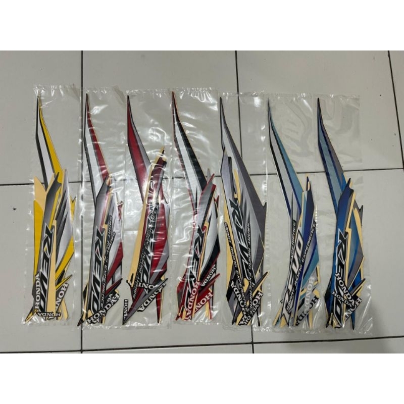 Striping motor / les body Honda Revo absolut 2009