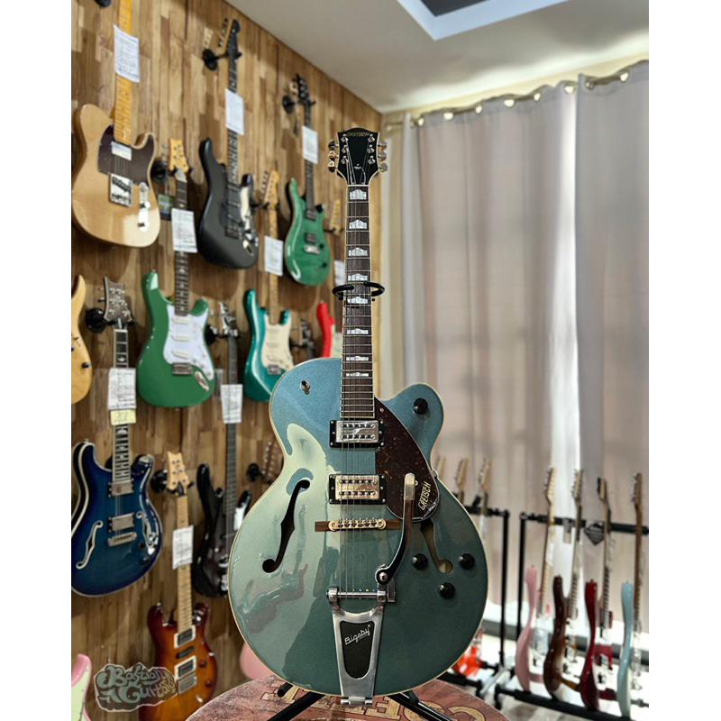 like new Gretsch G2420T Streamliner w/ Bigsby