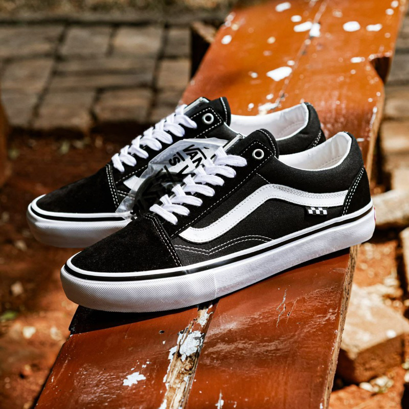 Sepatu Vans Old Skool Skateboarding Black/White