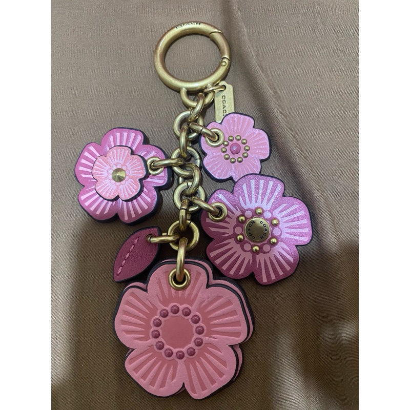 Charm coach bunga pink