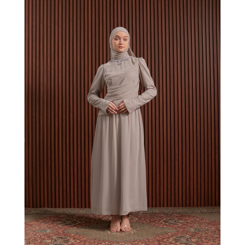 Velmora Dress Ivory – bellvaniasarale Gamis ivory premium, dress lebaran elegan, gamis adem nyaman, 