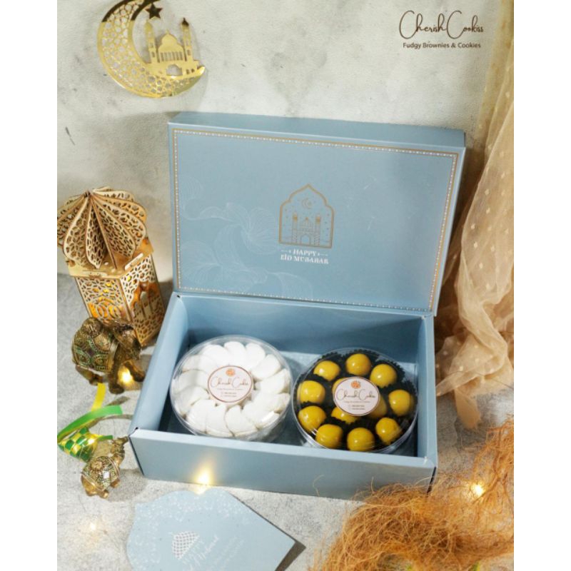 

Hampers kue lebaran idul fitri berisi nastar lumer kastengel putri salju