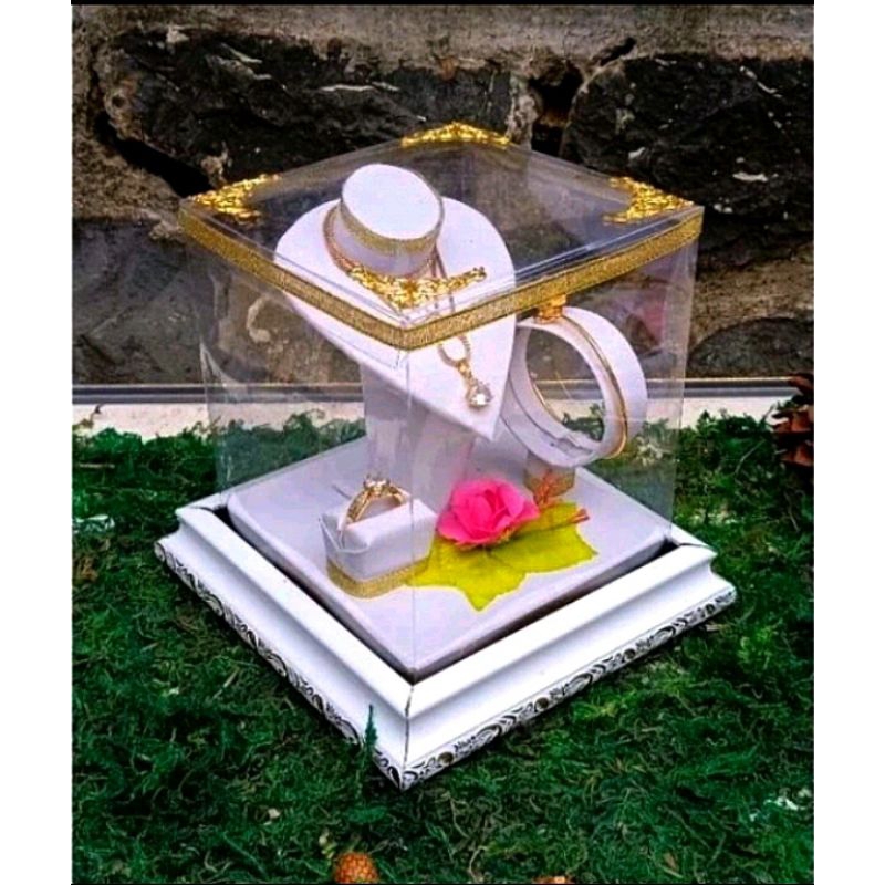 KOTAK PERHIASAN SATU SET/KOTAK MAHAR/BOX PERHIASAN KALUNG.GELANG.CINCIN