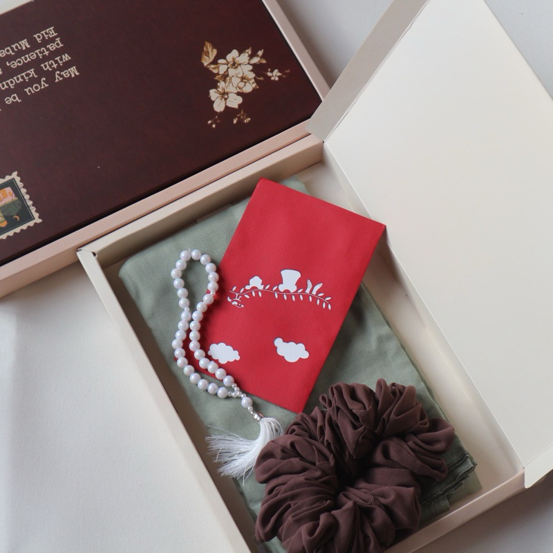 

Hampers Hijab Set - Paris Jadul, scrunchie, Tasbih, Premium Box