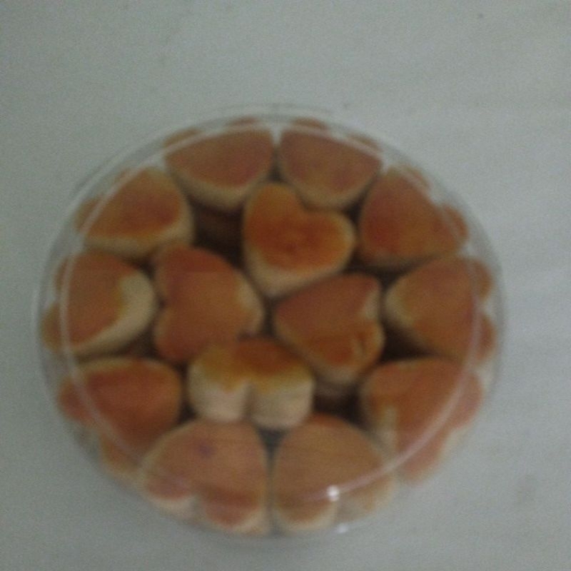 

kue kacang love