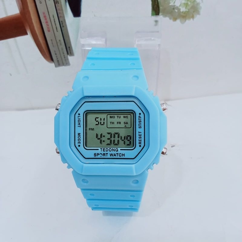 Jam Tangan Sport Digital Pria Dan Wanita