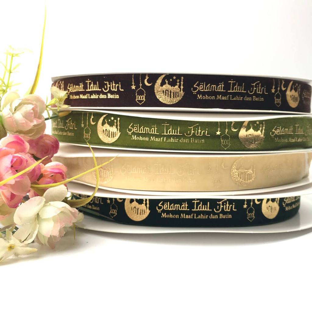 

1 YARD - 2,5CM PITA VELVET TULISAN IDUL FITRI/PITA LEBARAN/PITA IDUL FITRI SABLON EMAS TIMBUL