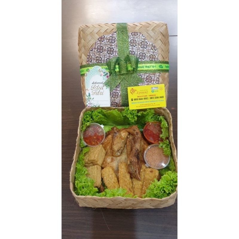 

Hampers atau Parcel Idul Fitri Ayam Goreng Karawaci ( 1ekor Bebek Goreng Krispy)