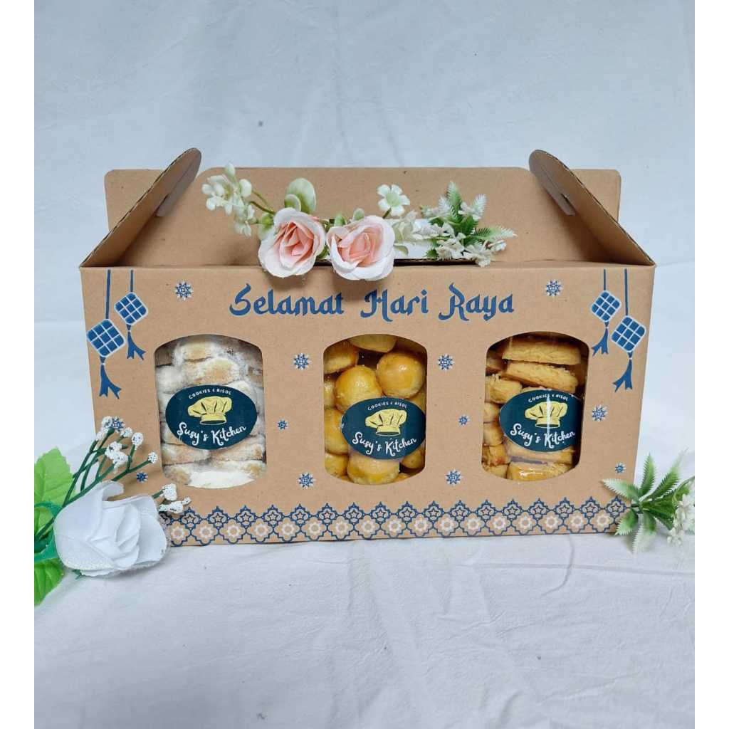 

HAMPERS LEBARAN NASTAR NANAS , KASTENGEL KEJU PREMIUM, PUTRI SALJU ISI 3 TOPLES 750ML