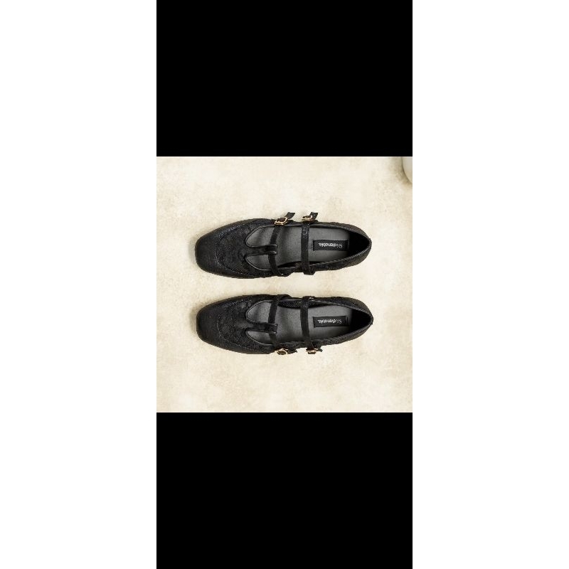 Preloved Faye Flatshoes by Dianable