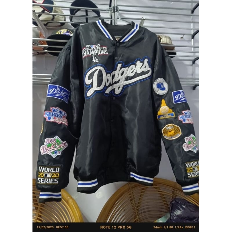 Jaket Varsity (second ori ) size xl luar.