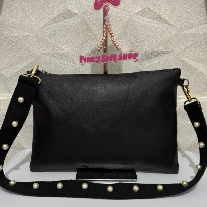 tas shoulder bag. tas ketek wanita preloved hitam
